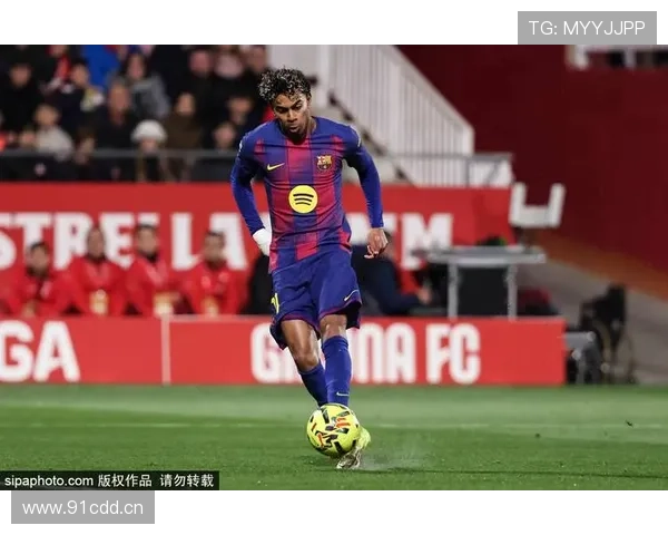 巴萨赫罗纳半场战成平手 亚马尔失点柱前缘